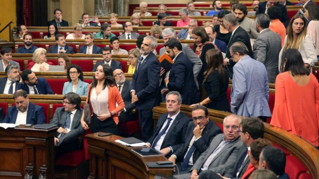 Referéndum 1-O: los diputados de Ciudadanos abandonan el Parlament.