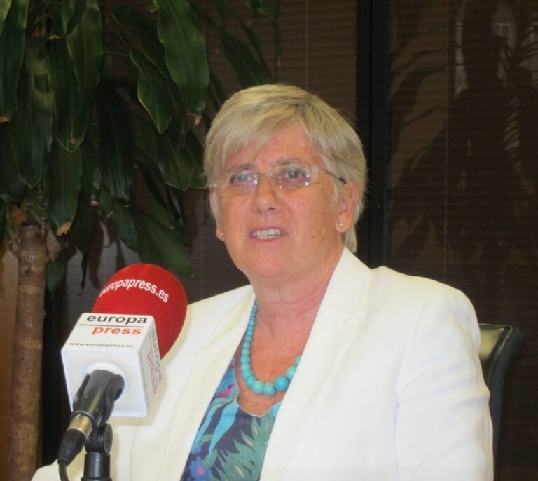 La consellera de Enseñanza asume la responsabilidad de todas las escuelas hasta el lunes