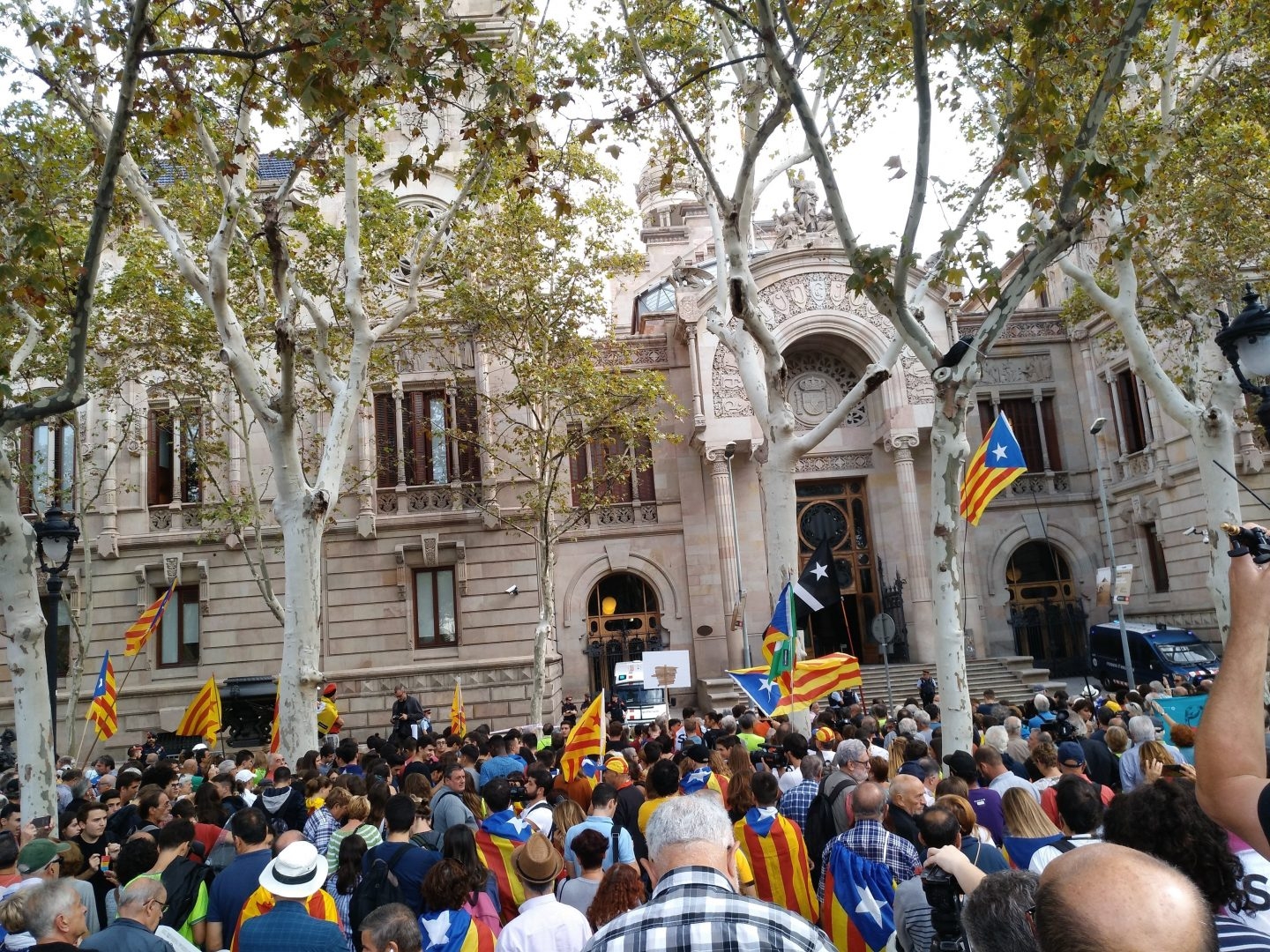 Concentración este jueves en el TSJC tras las detenciones de la Guardia Civil.