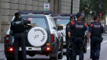La Guardia Civil registra la sede del Diplocat por el pago a observadores el 1-O