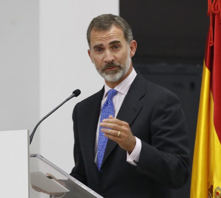 El Rey se dirigirá a la nación ante la crisis de Cataluña tras reunirse con Rajoy en Zarzuela