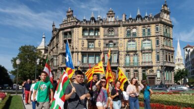 Escola Oberta promueve a través de las ampas la "resistencia pacífica" en los colegios