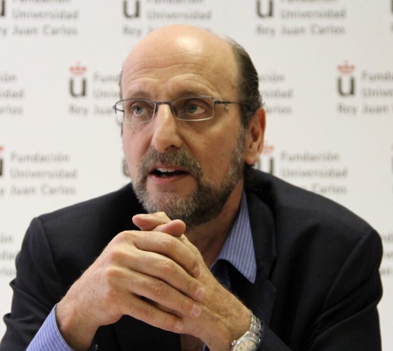 Fernández Sastrón sigue presidiendo SGAE tras superar una moción de censura