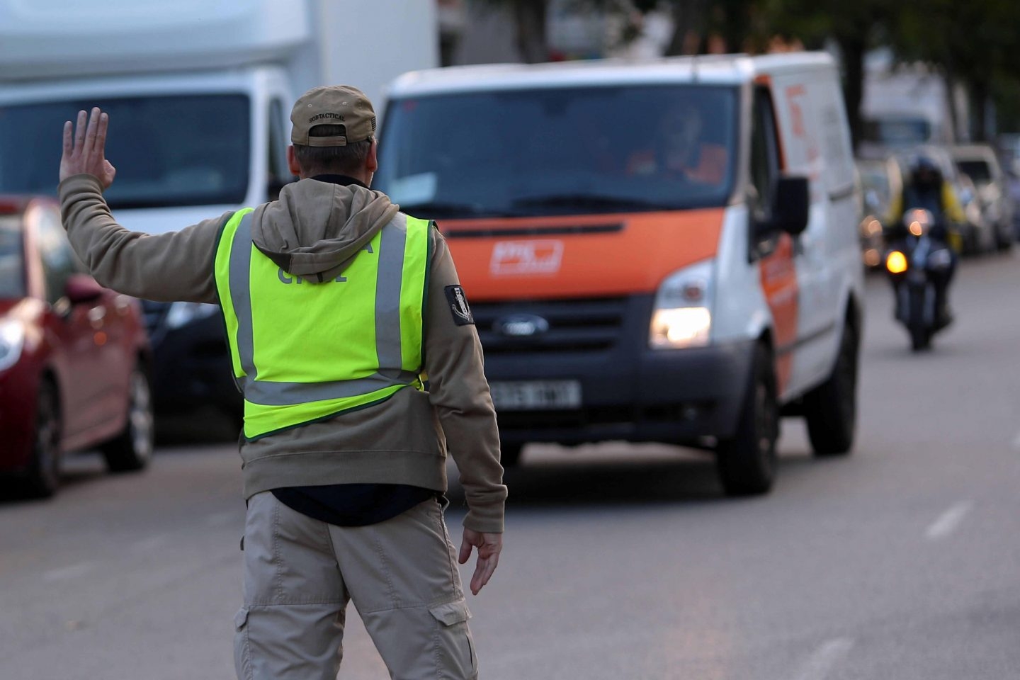 La Guardia Civil registra sedes de Unipost en Tarrasa y Hospitalet.