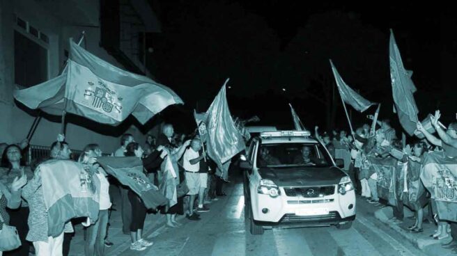 Referéndum 1-O: despedida a la Guardia Civil en Algeciras.