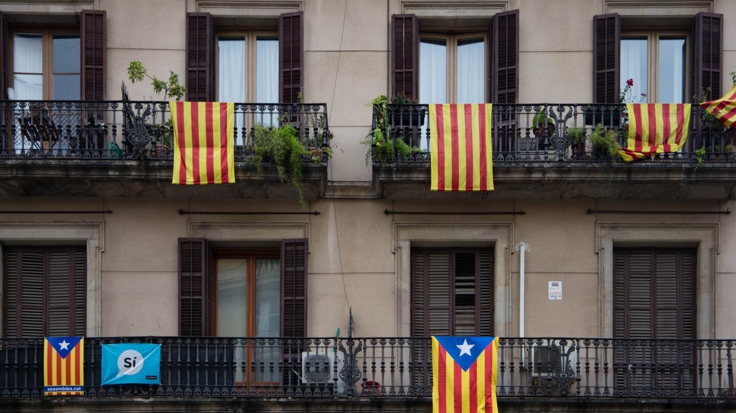 Fachada de un edificio en Barcelona, esta semana.