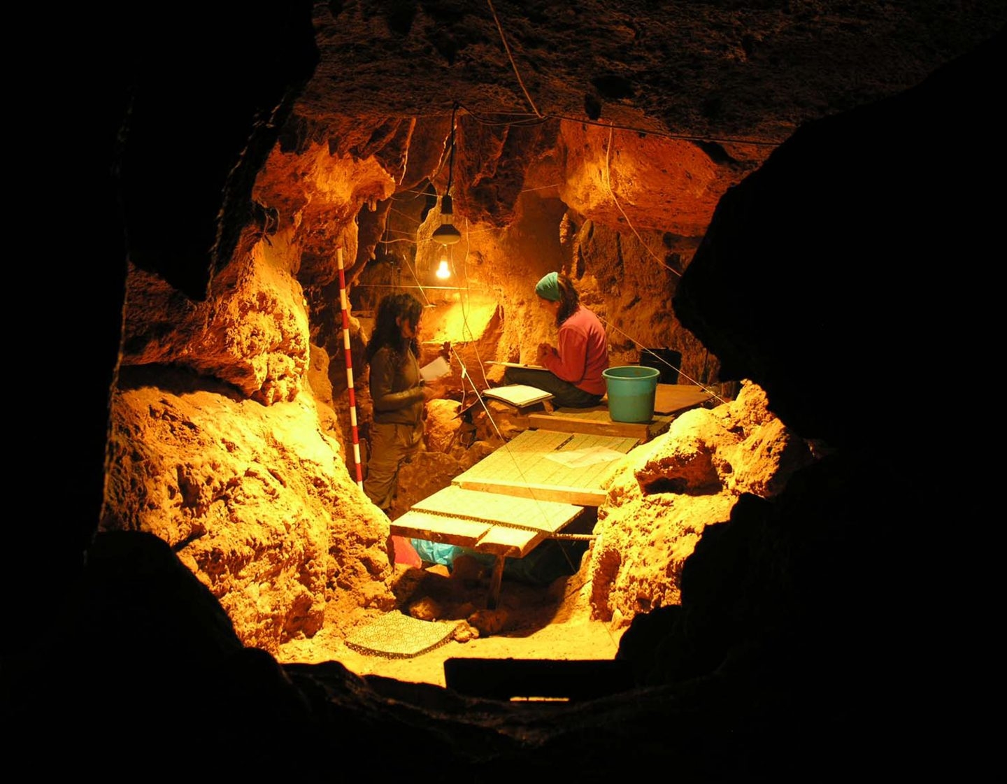 Interior de la cueva de El Sidrón (Asturias)