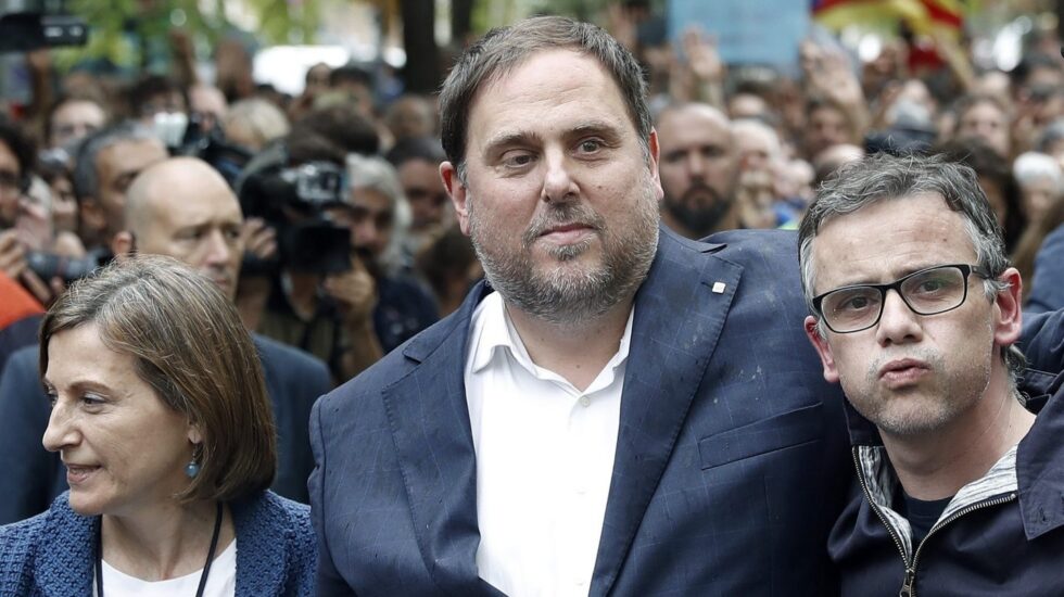 Josep María Jové, junto a Forcadell y Junqueras tras recuperar la libertad.