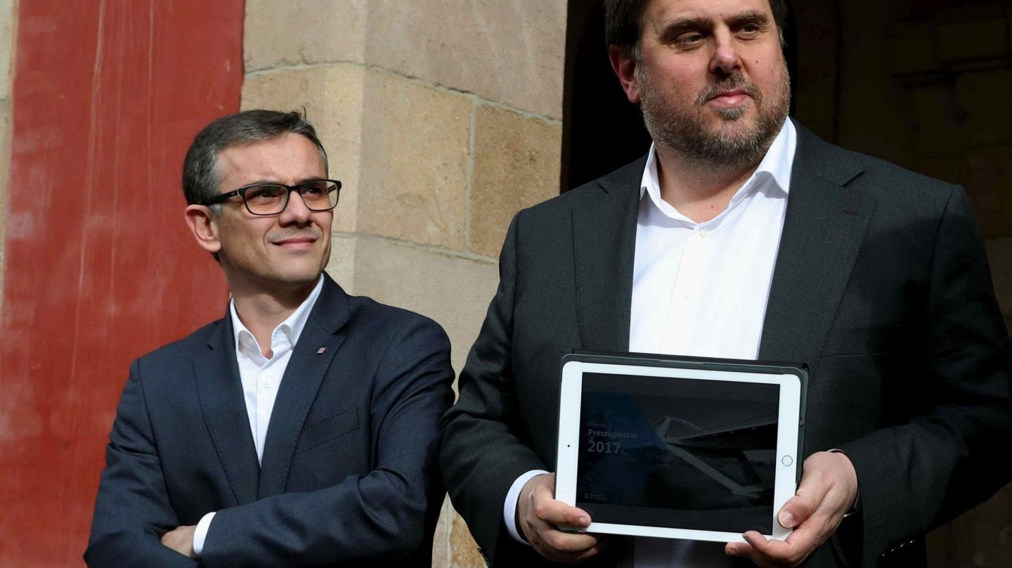 Referéndum 1-O: el secretario general de Economía, Josep Maria Jové, junto a Oriol Junqueras.