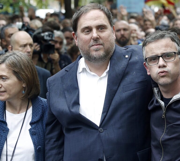 Los 'pinchazos' telefónicos a altos cargos de la Generalitat apuntalan el delito de sedición