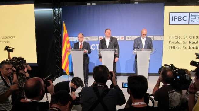 Turull, Junqueras y Romeva, en la rueda de prensa sobre el referéndum 1-O. Turull, Junqueras y Romeva, en la rueda de prensa sobre el referéndum 1-O.