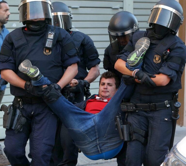 Duro golpe al 1-O: intervenidos 45.000 sobres nominales para constituir las mesas