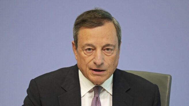 Draghi abre la puerta a aumentar la compra de deuda.