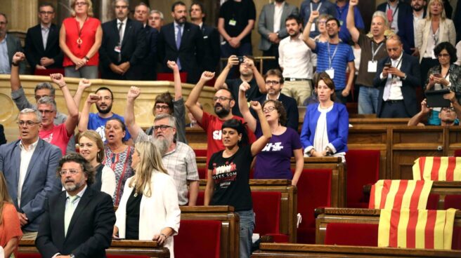 Ley del Referéndum: los diputados de la CUP, en el Parlament.