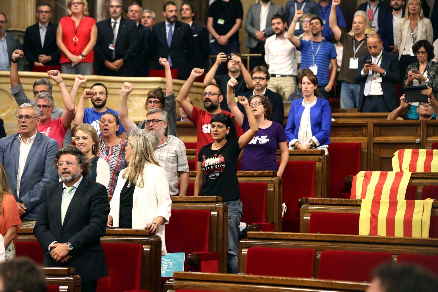 Ley del Referéndum: los diputados de la CUP, en el Parlament.