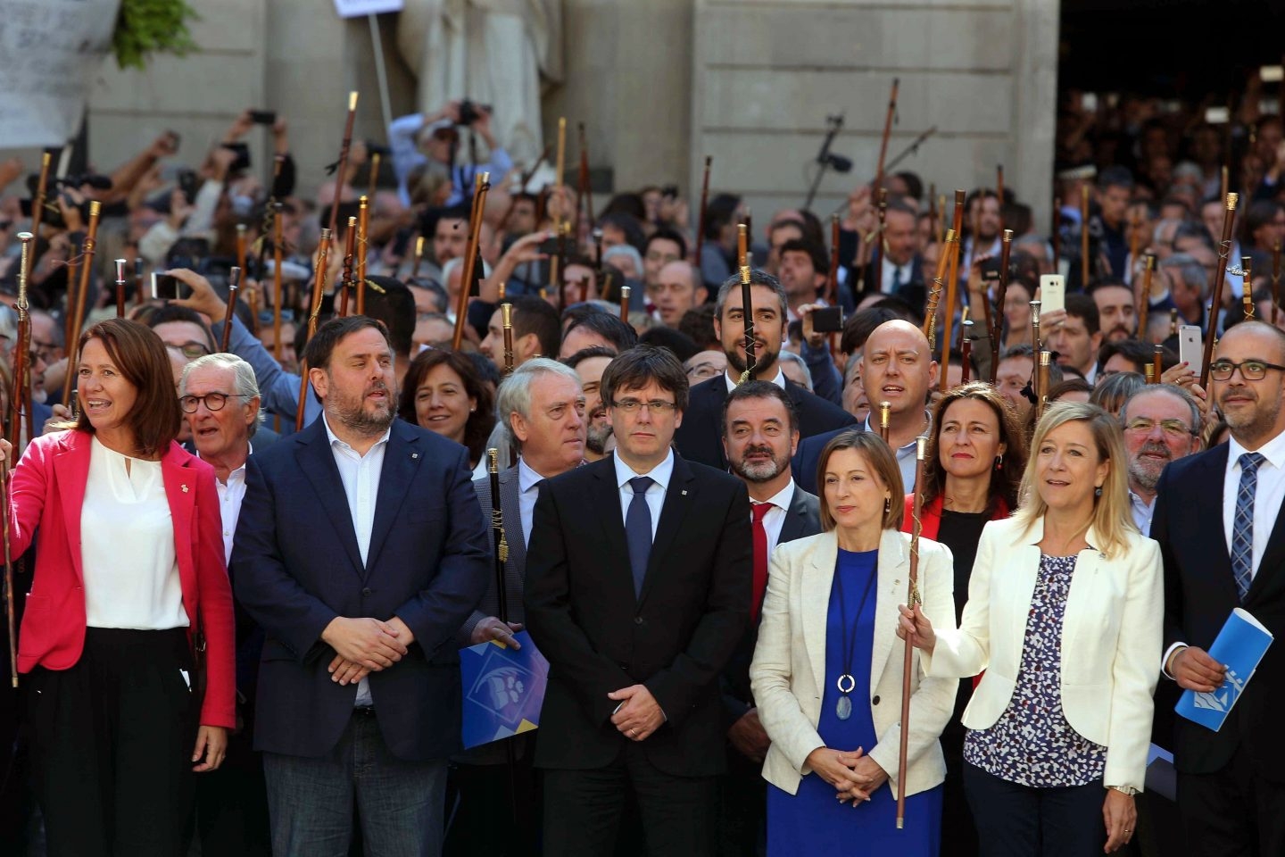 Puigdemont y Junqueras, en la recepción de los alcaldes independentistas.