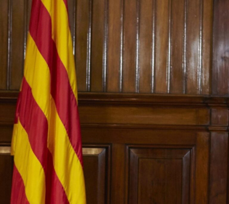La malversación de fondos públicos con el referéndum llevaría a Puigdemont a prisión