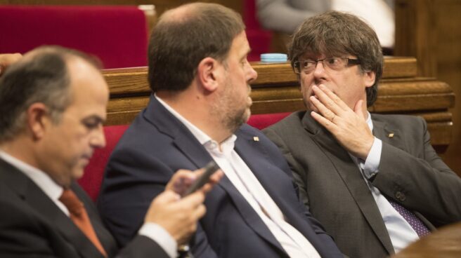 Referéndum 1-O: Turull, Junqueras y Puigdemont, en el Parlament.