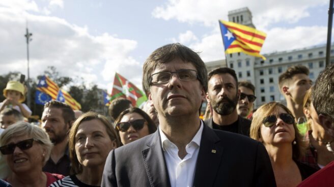Investigan si la Generalitat ha accedido a bases de datos estatales para crear el censo Referéndum 1-O: Puigdemont, en la manifestación de la Diada.
