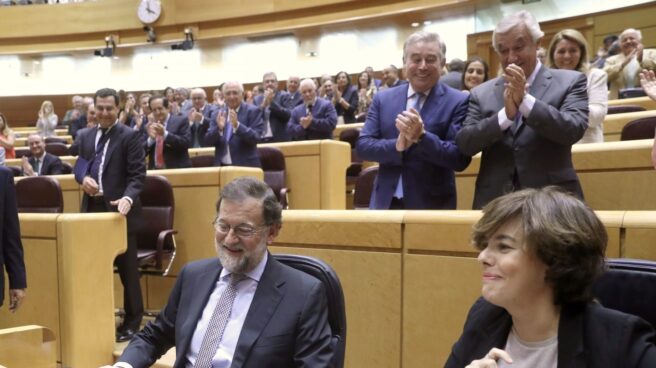 Referéndum 1-O: Rajoy y Soraya Sáenz de Santamaría, en el Senado. Referéndum 1-O: Rajoy y Soraya Sáenz de Santamaría, en el Senado.