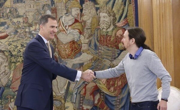 Felipe VI recibe a Pablo Iglesias en Zarzuela.