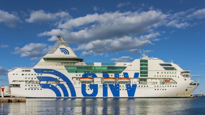 Rhapsody_crucero_policia El crucero Rhapsody en el que se está alojando parte de la Policía Nacional en Barcelona.