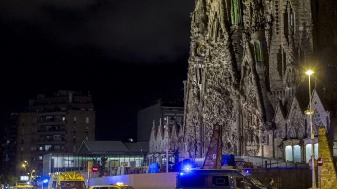 Operativo policial en la Sagrada Familia en la tarde-noche de este martes.