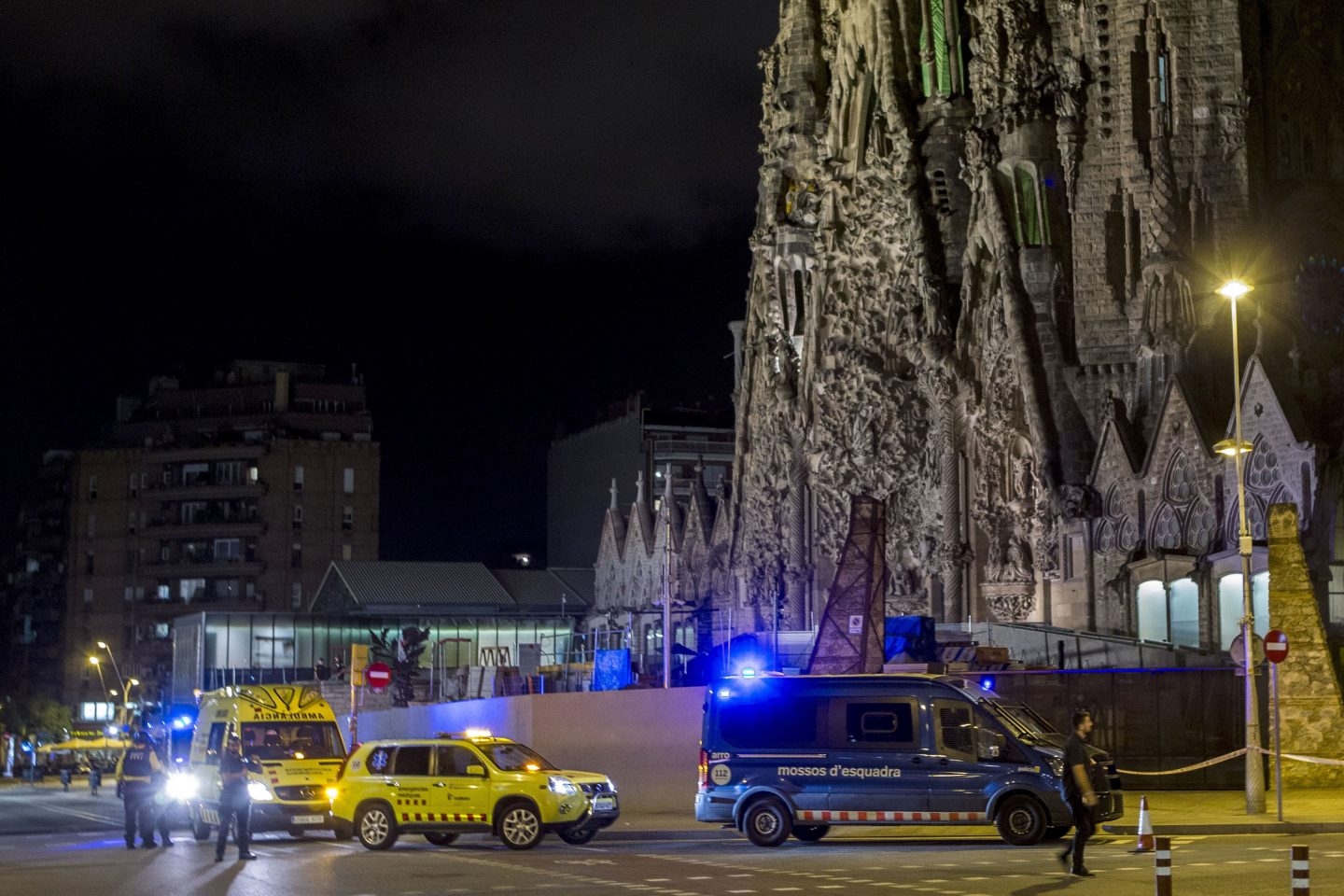 Operativo policial en la Sagrada Familia en la tarde-noche de este martes.