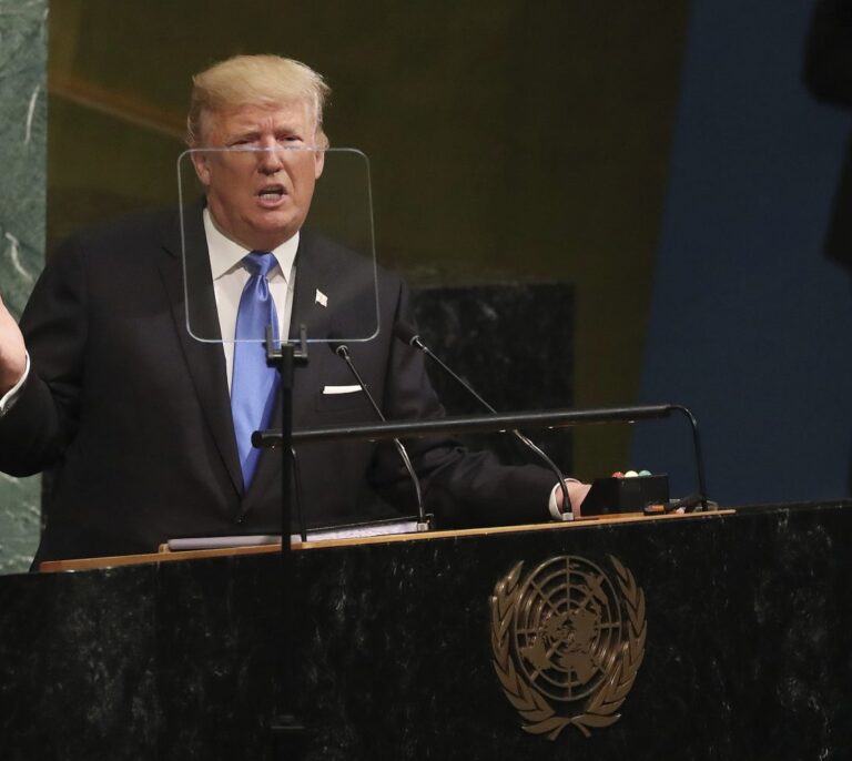 Trump llama 'hombre-cohete' a Kim Jong-un y amenaza con "destruir Corea por completo"