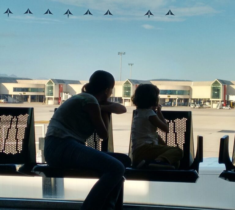 Los sindicatos alcanzan un acuerdo con Aena y descartan la huelga en los aeropuertos