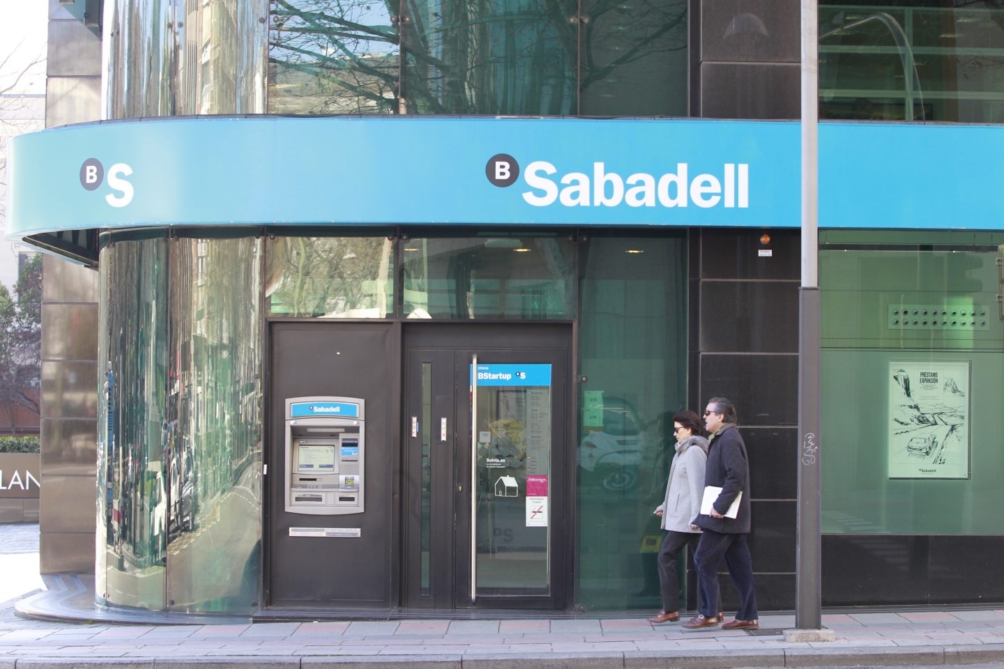 Imagen de archivo de una oficina del Banco Sabadell
