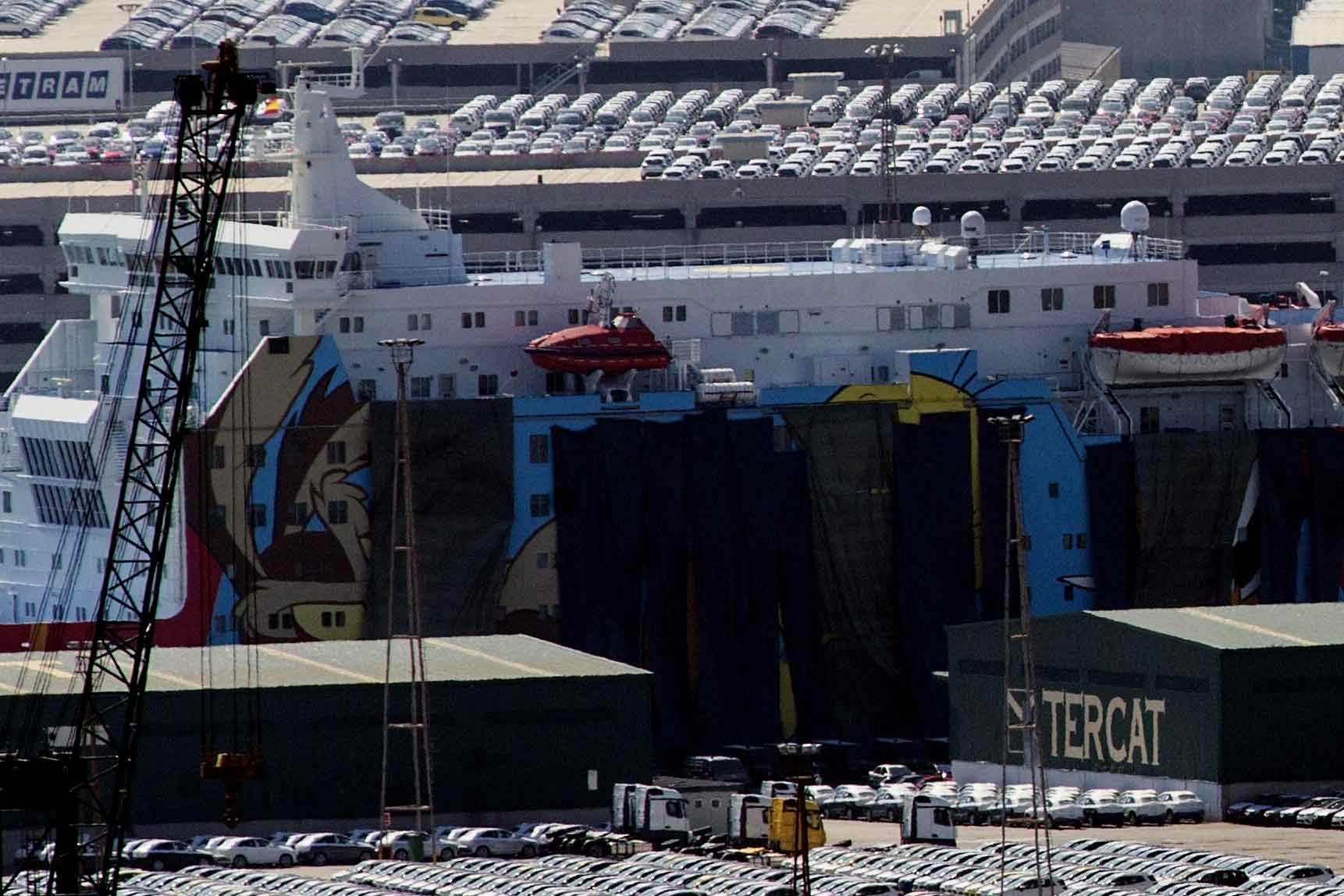 Vista del 'Moby Dada', uno de los ferries contratados por el Ministerio del Interior para alojar a los agentes desplazados a Cataluña.
