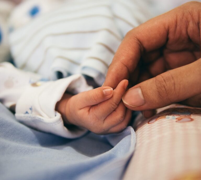 Identificado un nuevo mecanismo que frena el cáncer más frecuente en niños