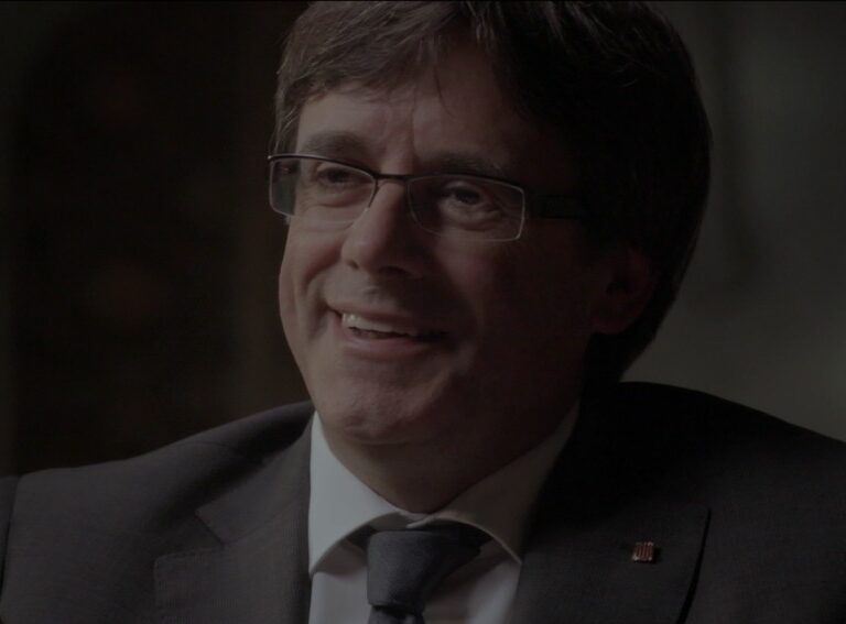 Puigdemont admite que los Mossos tendrán que retirar urnas si existe el mandato de un juez