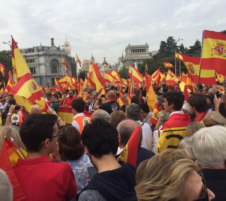 Entidades contrarias a la independencia convocan una concentración a las 20 horas en Barcelona