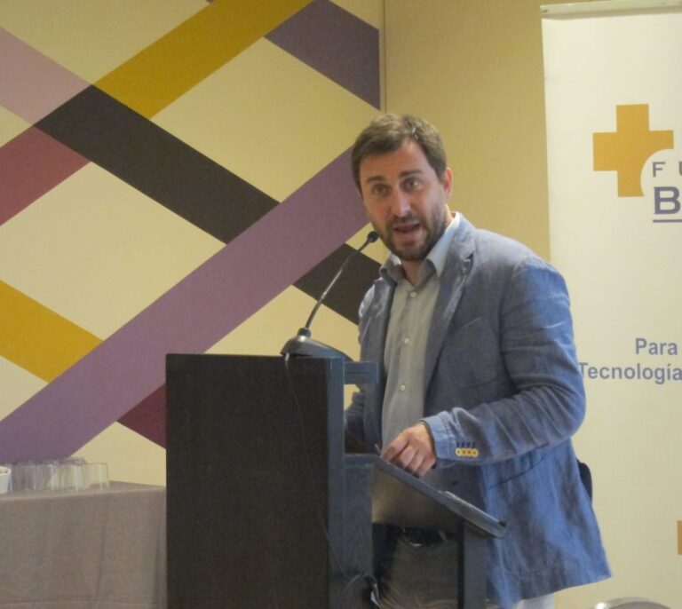 El Conseller de Salud destituye a 29 responsables de centros sanitarios y se nombra presidente ante el 1-O
