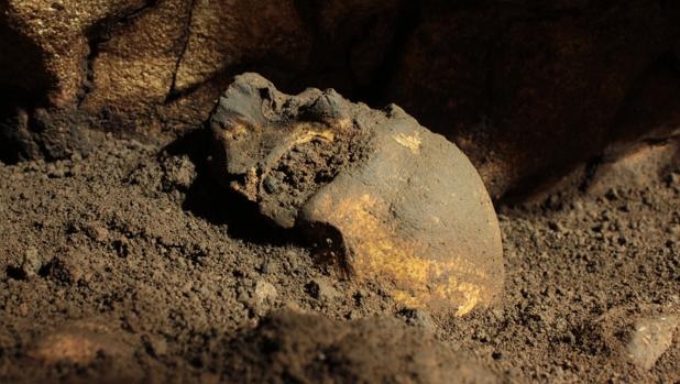 Descubren un cráneo de 5.000 años en una cueva de Alicante