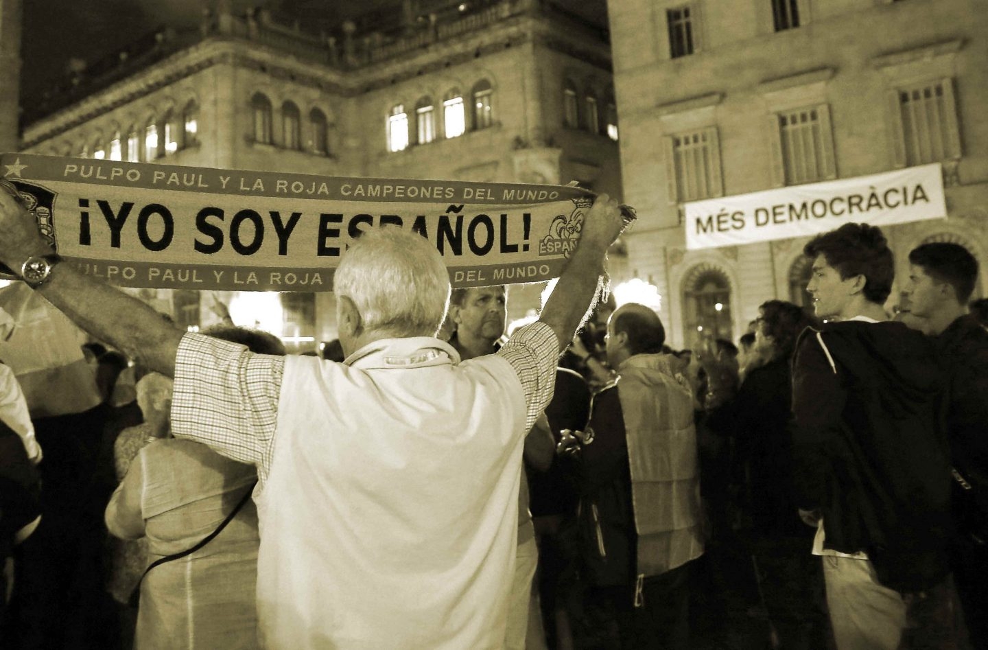 Referendum Cataluña 1-O: Independentistas frente a constitucionalistas.