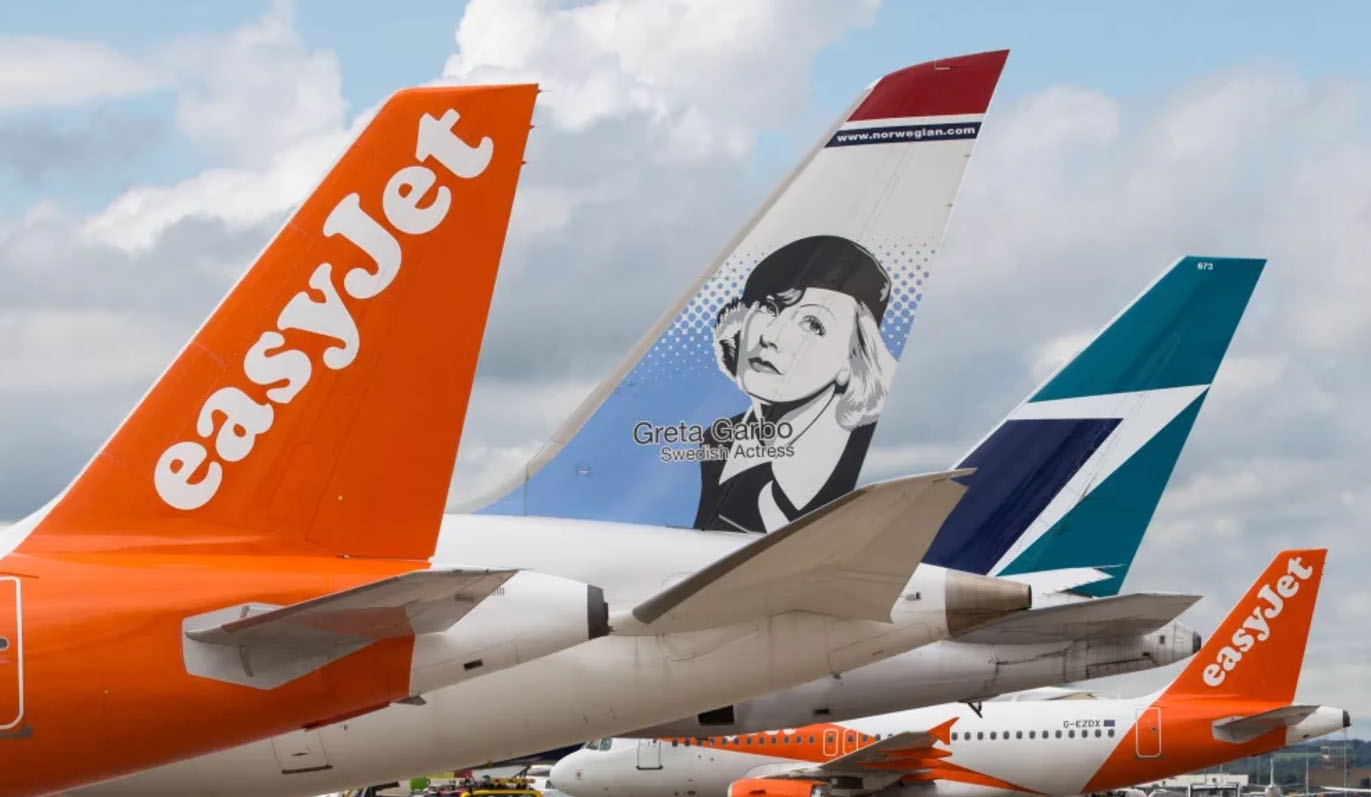 Aviones de las aerolíneas easyJet y Norwegian.