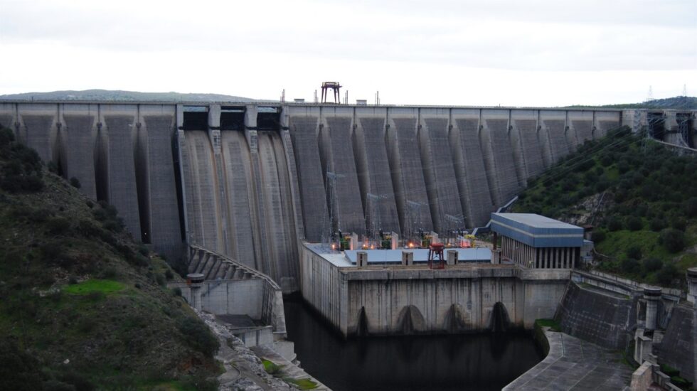 Central hidroeléctrica del pantano de Alcántara, en Cáceres.