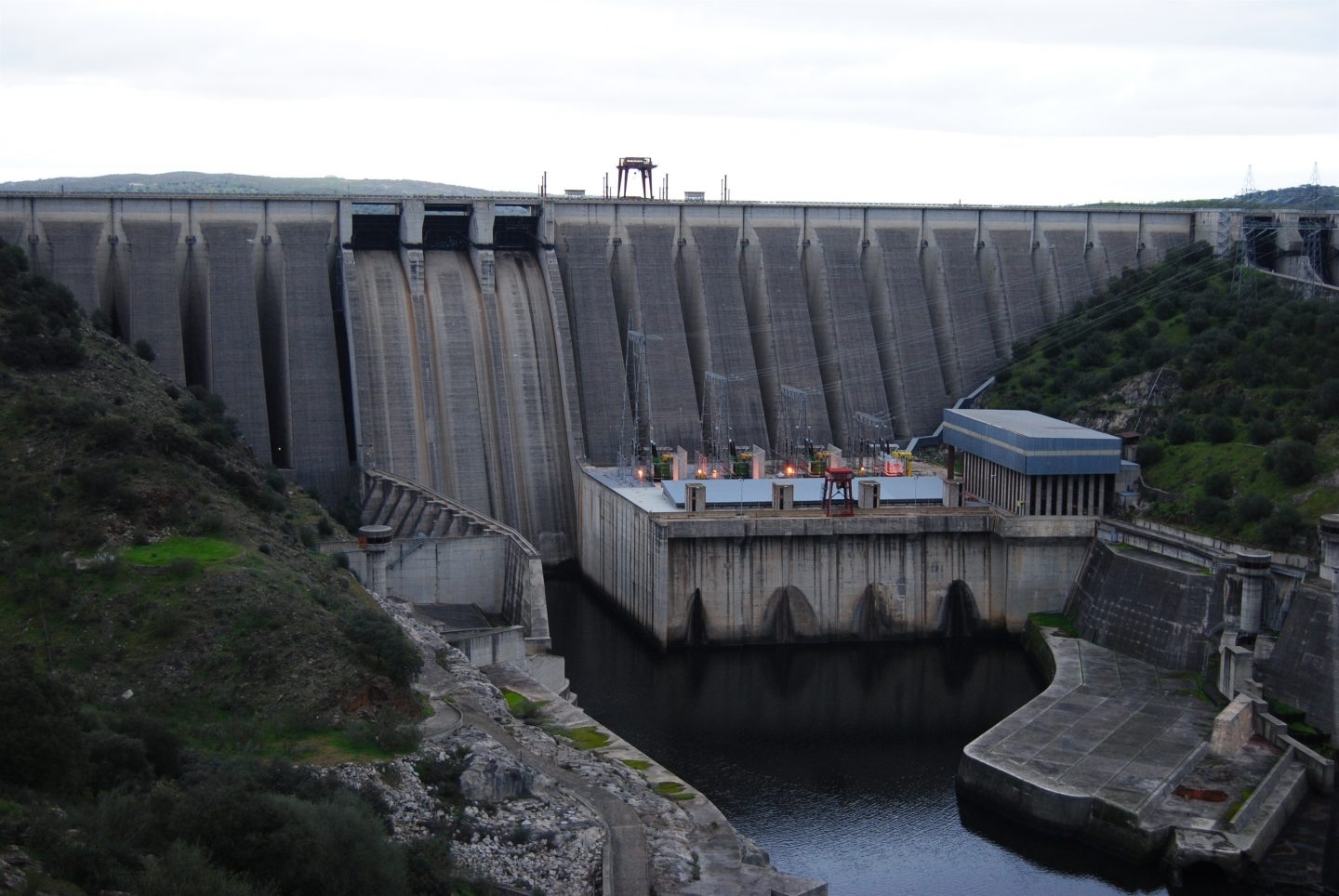 Central hidroeléctrica del pantano de Alcántara, en Cáceres.