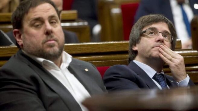 Junqueras y Puigdemont, en el Parlament.