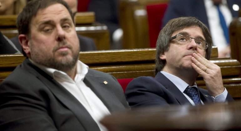 Junqueras y Puigdemont, en el Parlament.