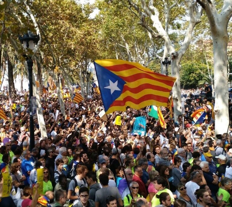 Cataluña pierde cuatro décimas de crecimiento por la caída de las ventas desde el 1-O