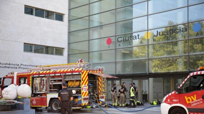 El incendio en la Ciudad de Justicia de Valencia ha inutilizado los juzgados 1, 2, 3 y 4 de Primera Instancia.