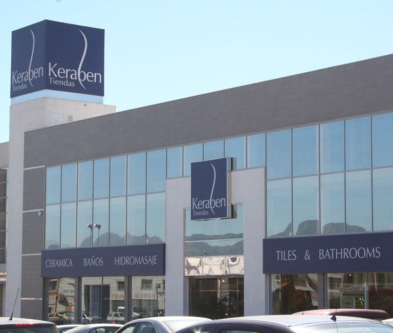 La azulejera Keraben, una de las grandes rivales de Porcelanosa, sale a la venta