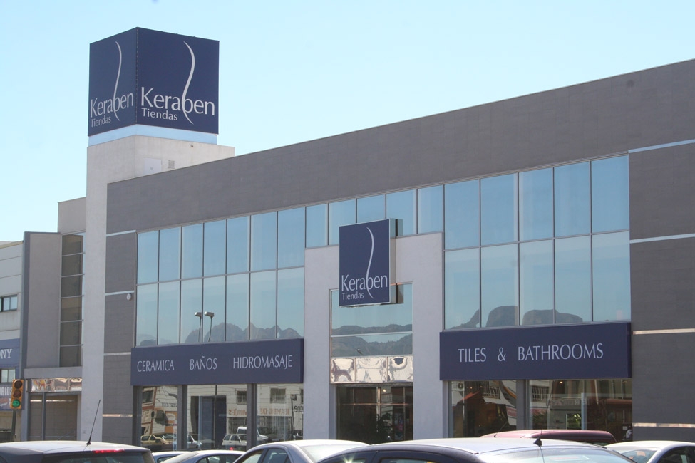 La azulejera Keraben, una de las grandes rivales de Porcelanosa, sale a la venta