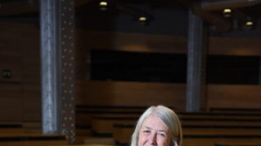 Mary Beard: "Votar no es sinónimo de democracia"