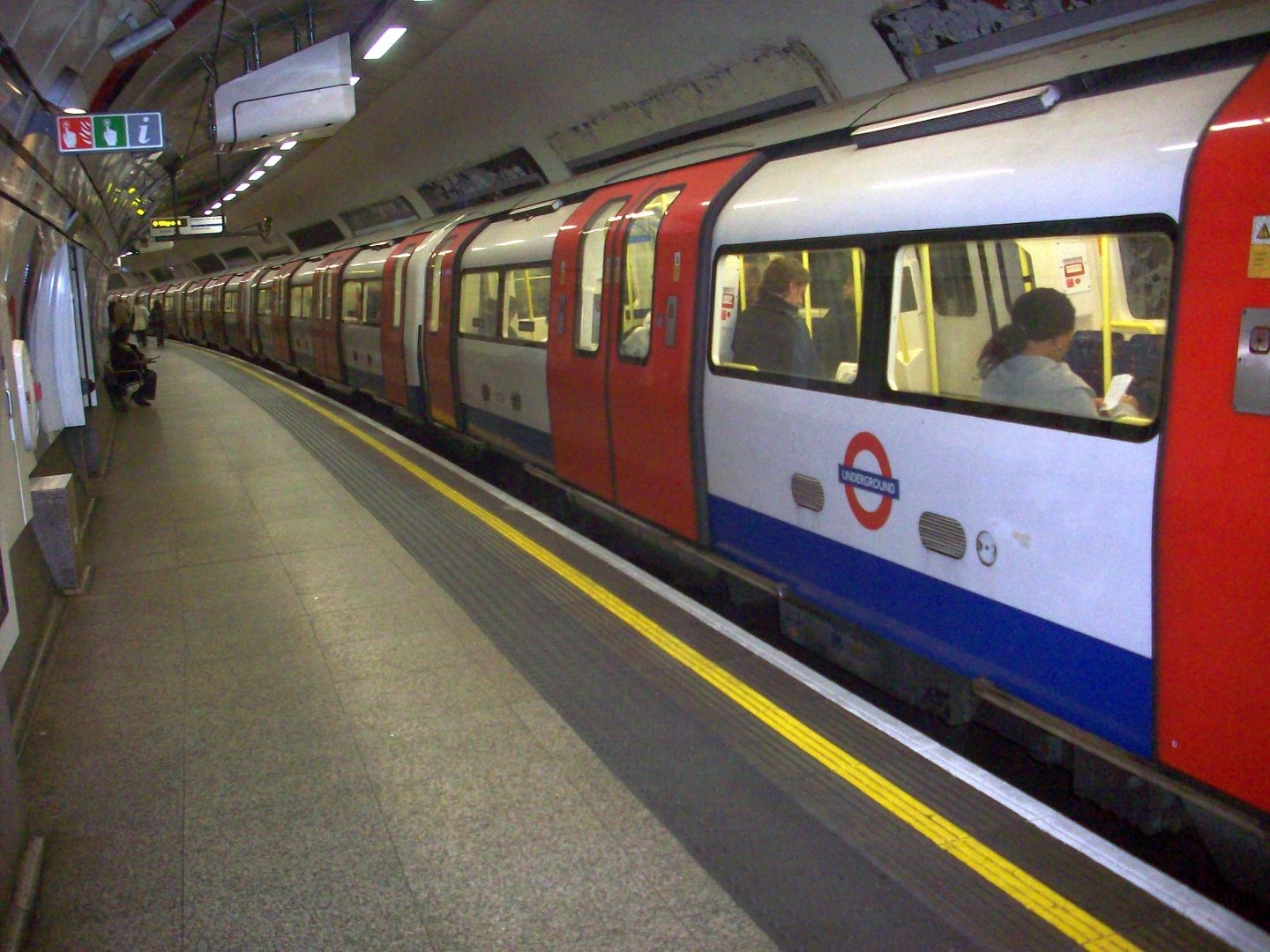Detenido un joven de 18 años relacionado con el atentado en el metro de Londres