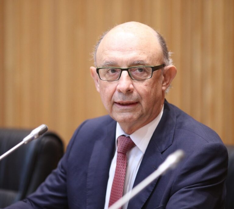Montoro avanza que el control de los pagos de Cataluña será "indefinido"